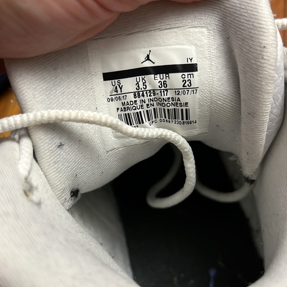 Jordan 13 'Hyper Royal'